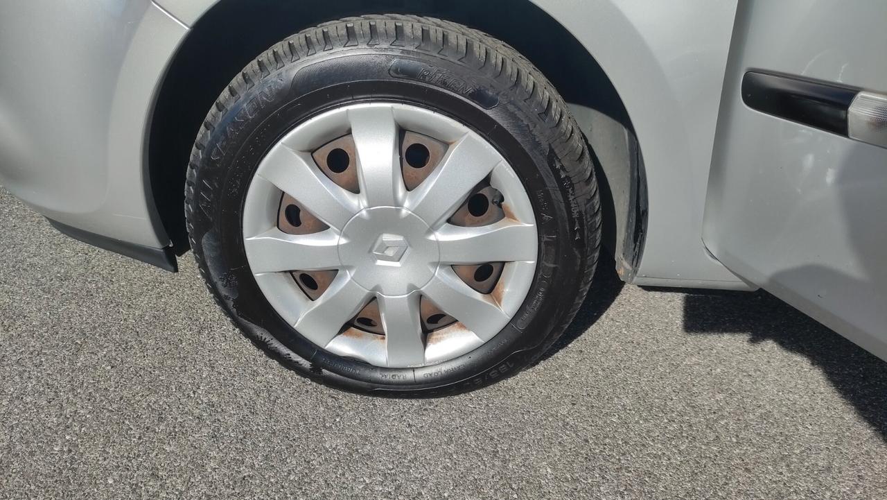 Renault Clio 1.2 16V 5 porte NEOPATENTATI - 2012