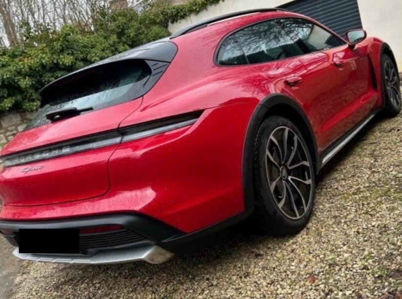 Porsche Taycan 4 Cross Turismo