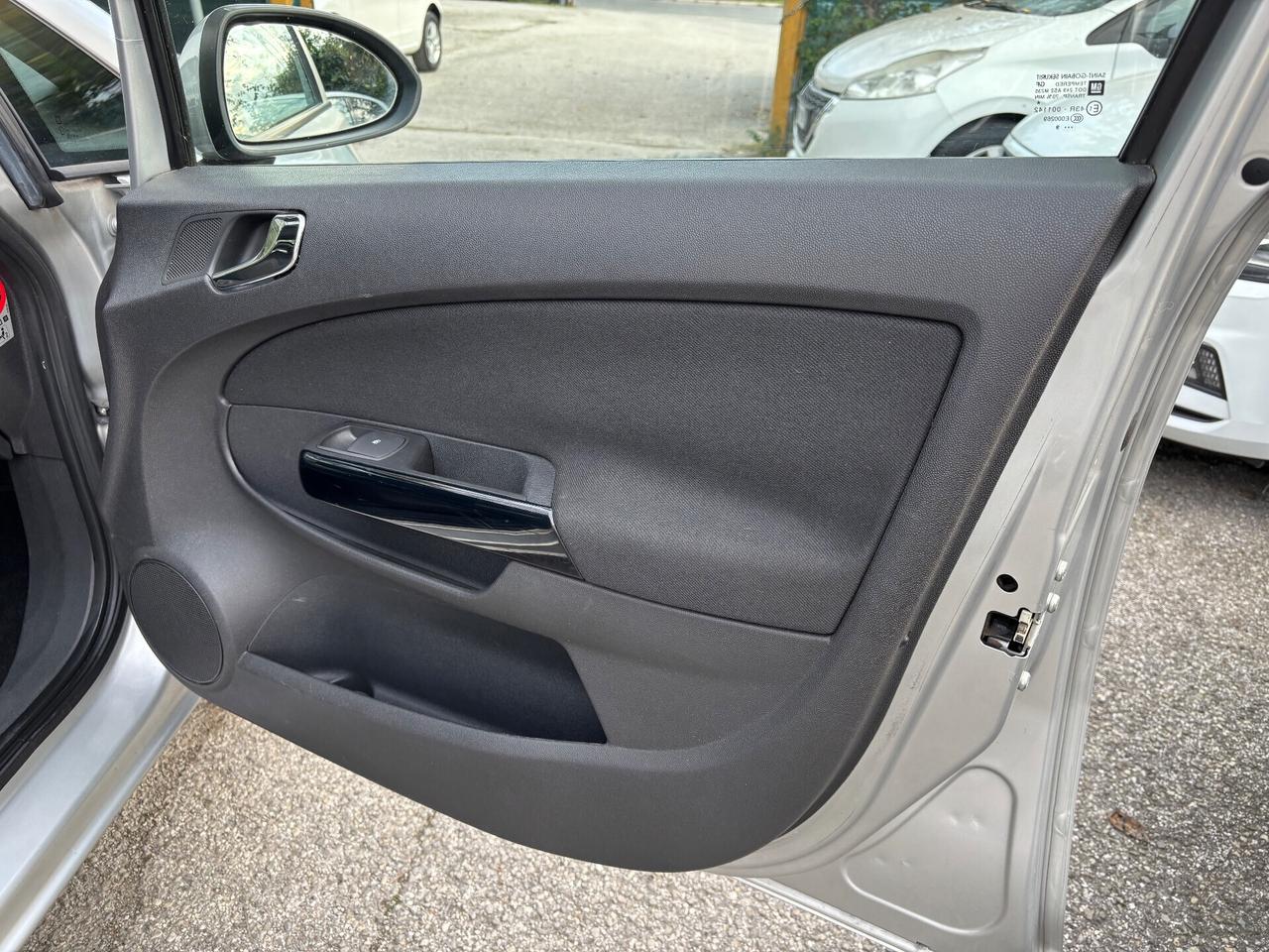 Opel Corsa 1.0 12V 5 porte Enjoy OK Neopatentati