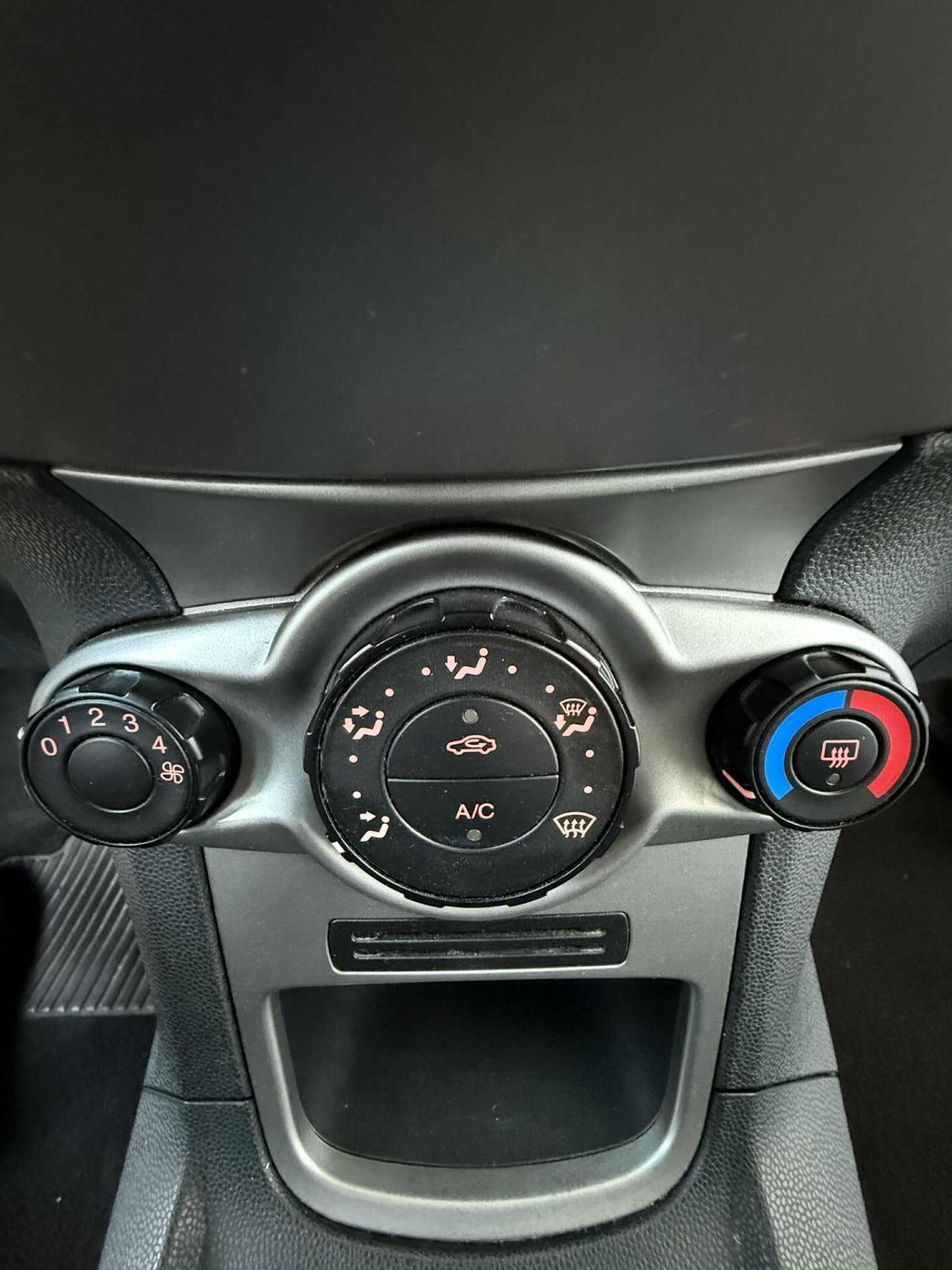 Ford Fiesta, 1.2 Benz, Euro 5, si neop, garanzia