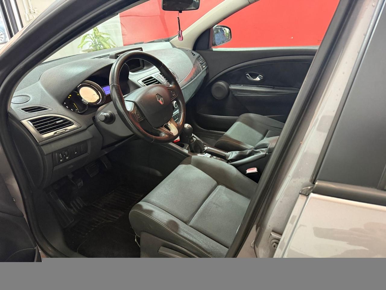 RENAULT Mégane 1.5 dCi 110 CV SporTour Live