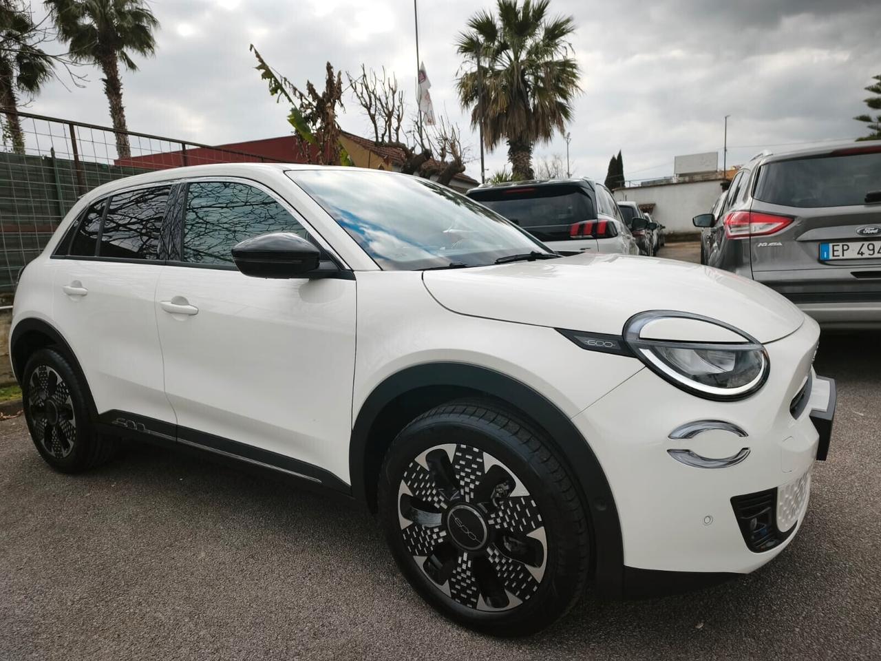 Fiat 600 Hybrid 110 CV DCT MHEV La Prima