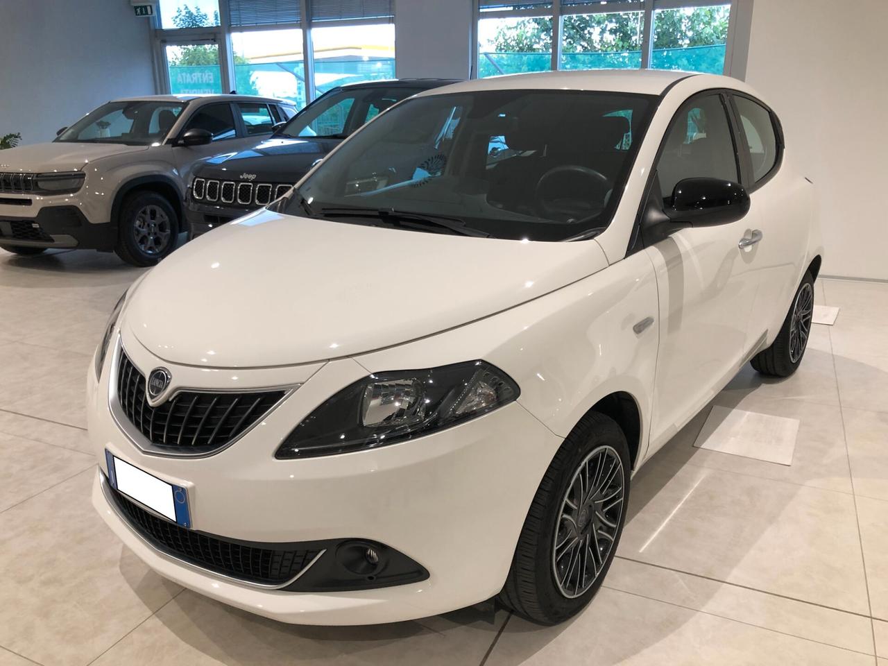 Lancia Ypsilon 1.0 FireFly 5 porte S&S Hybryd Gold