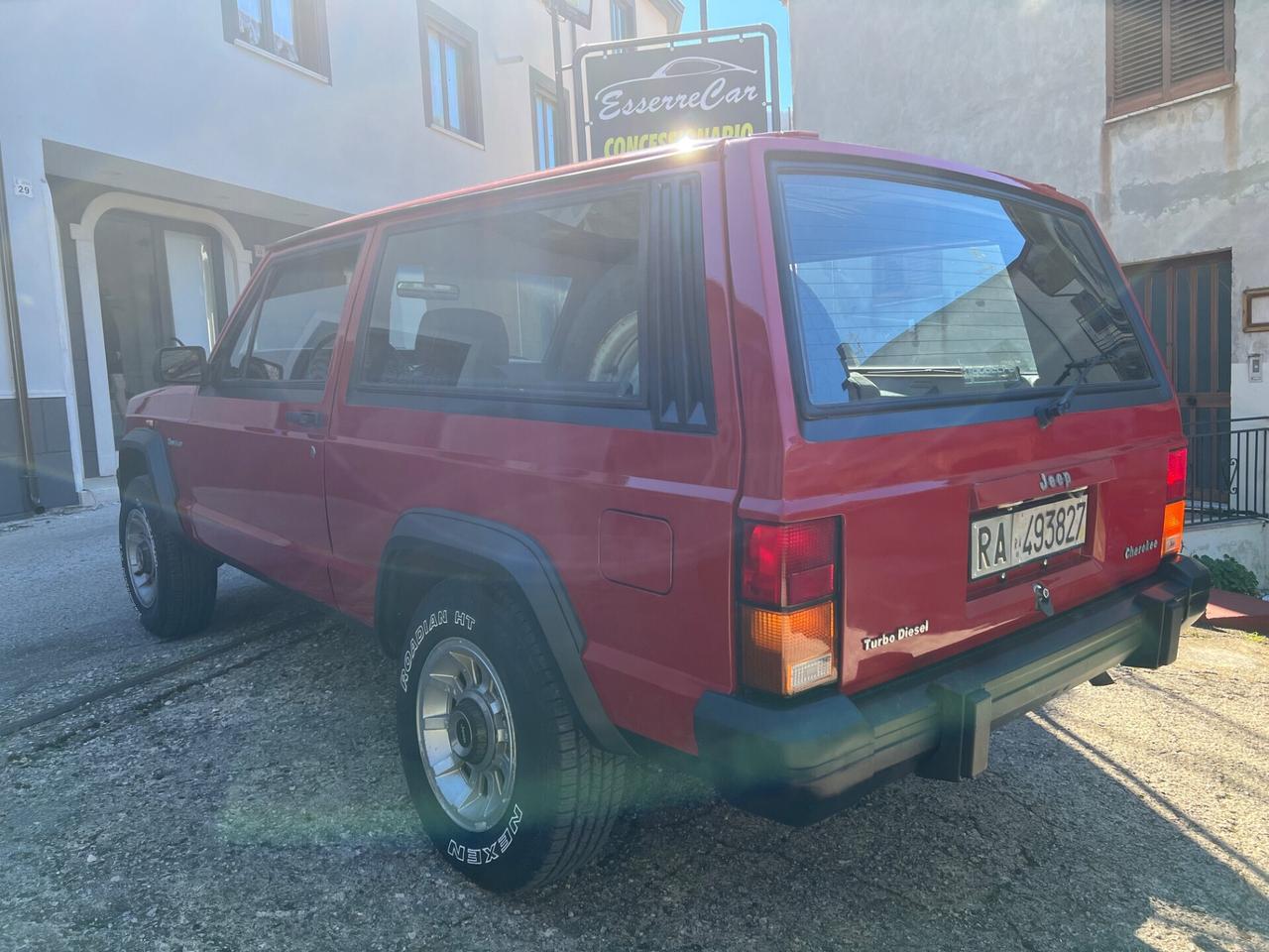 Jeep Cherokee 2.1 turbodiesel 3 porte posti2