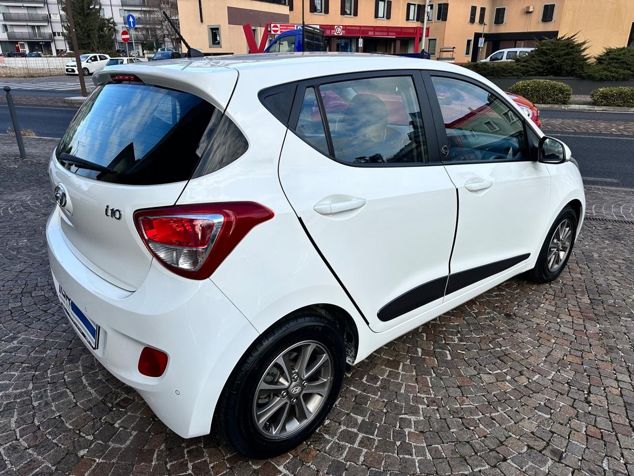 Hyundai i10 - 1.0Bz 65Cv 5P - Uniproprietario