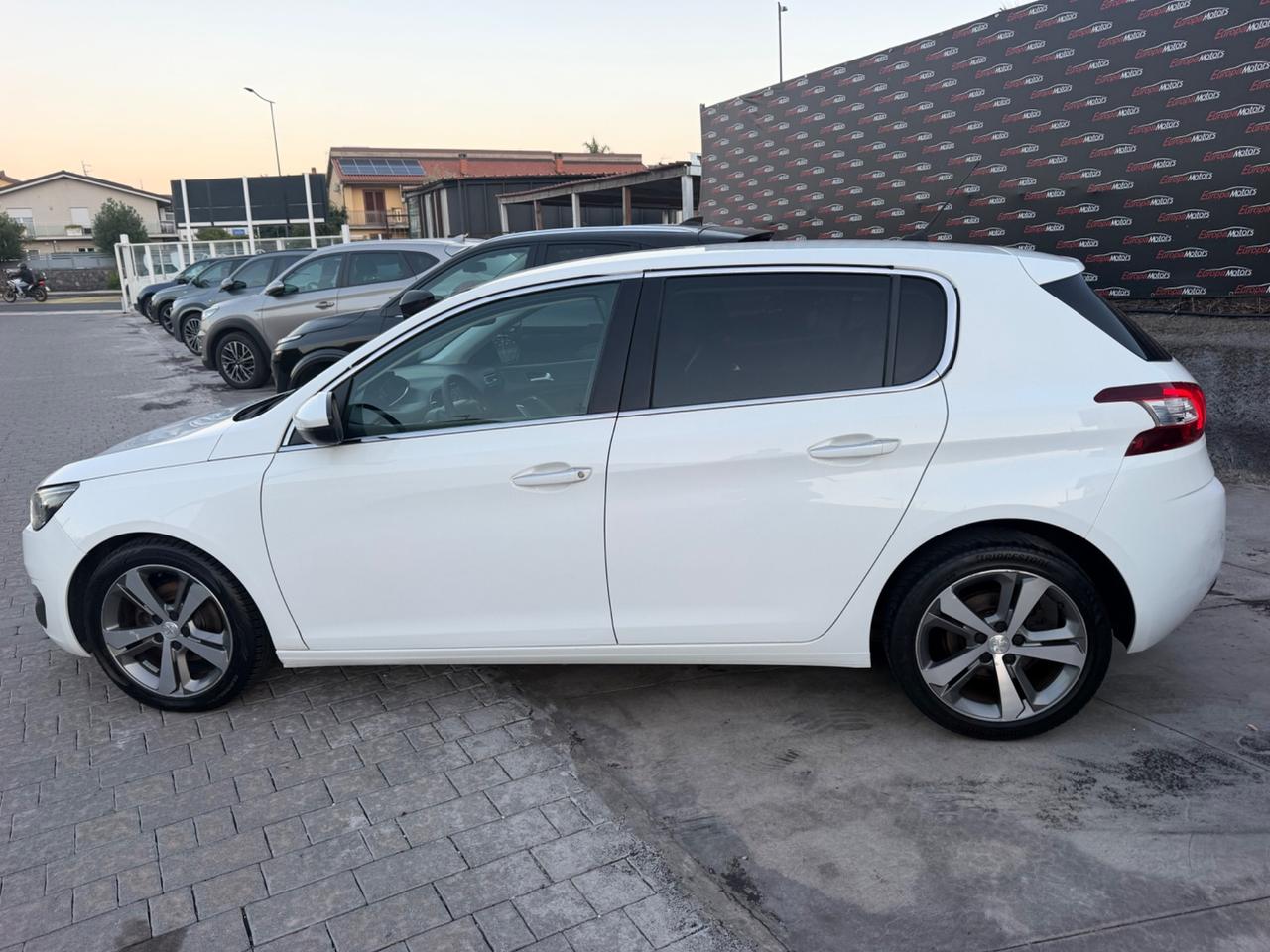 Peugeot 308 BlueHDi 120 S&S Allure