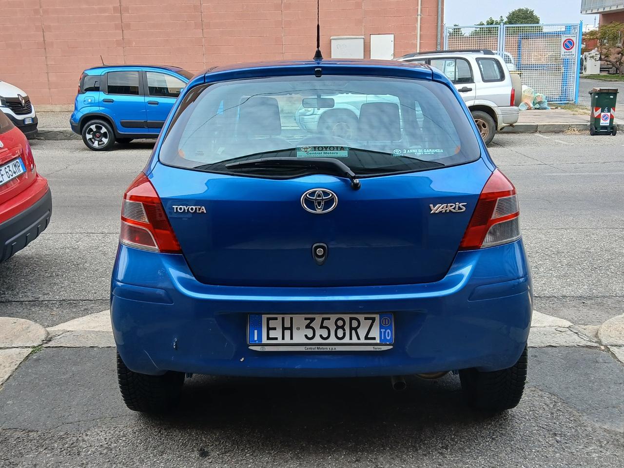 TOYOTA Yaris 1.3 5p. Sol