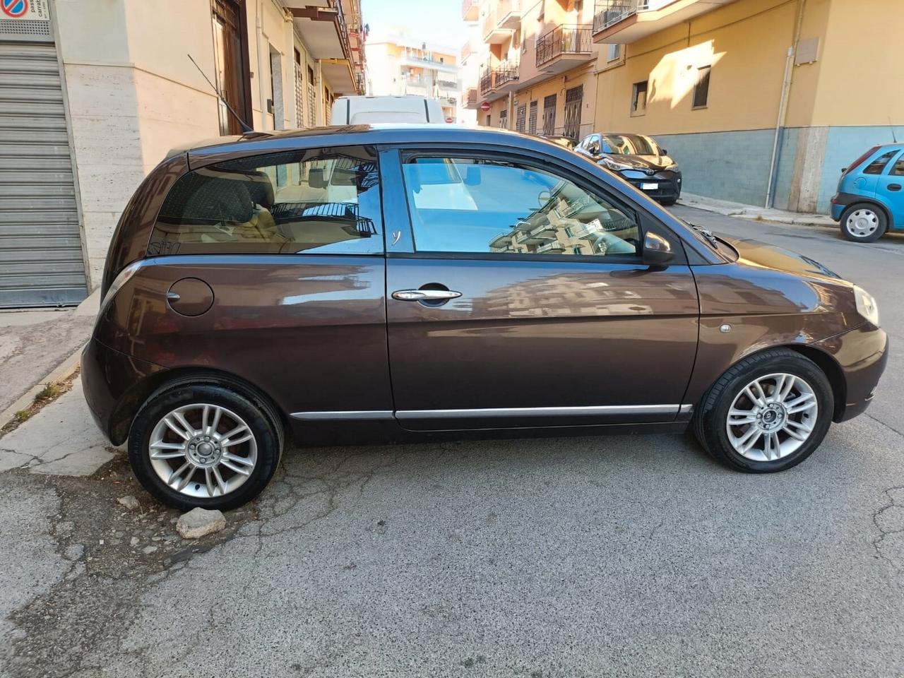 Lancia Ypsilon 1.2 Platino