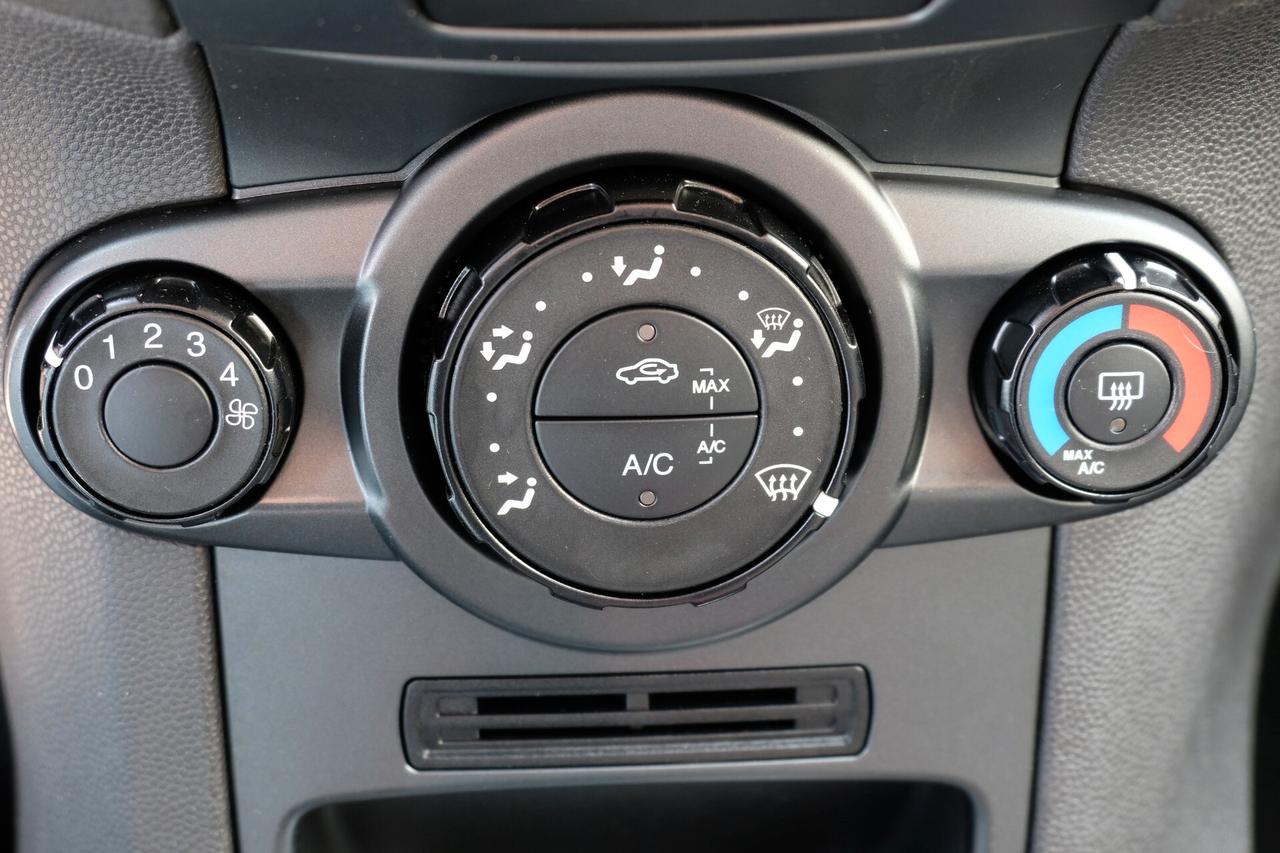 Ford Fiesta 1.5 TDCi 75CV 5 porte