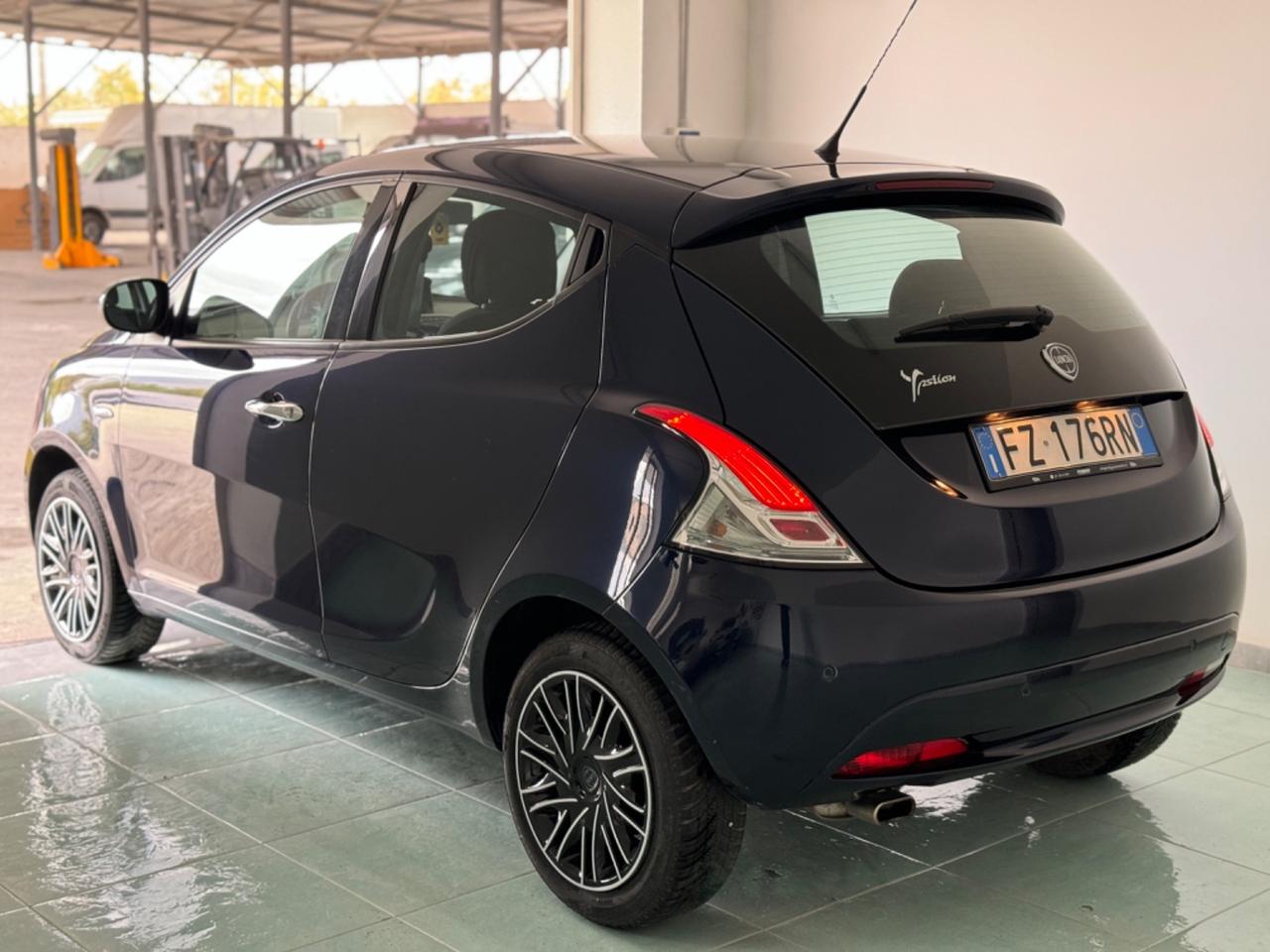 Lancia Ypsilon 1.2 69 CV 5 porte S&S Gold