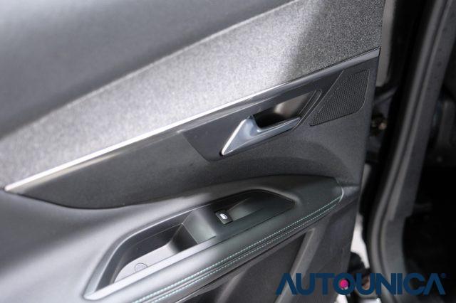 PEUGEOT 3008 HYBRID4 300 E-EAT8 ALLURE PACK