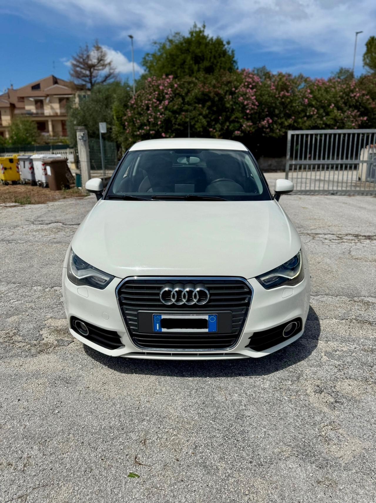 Audi A1 1.6 TDi 90cv EURO5B - NEOPATENTATI OK
