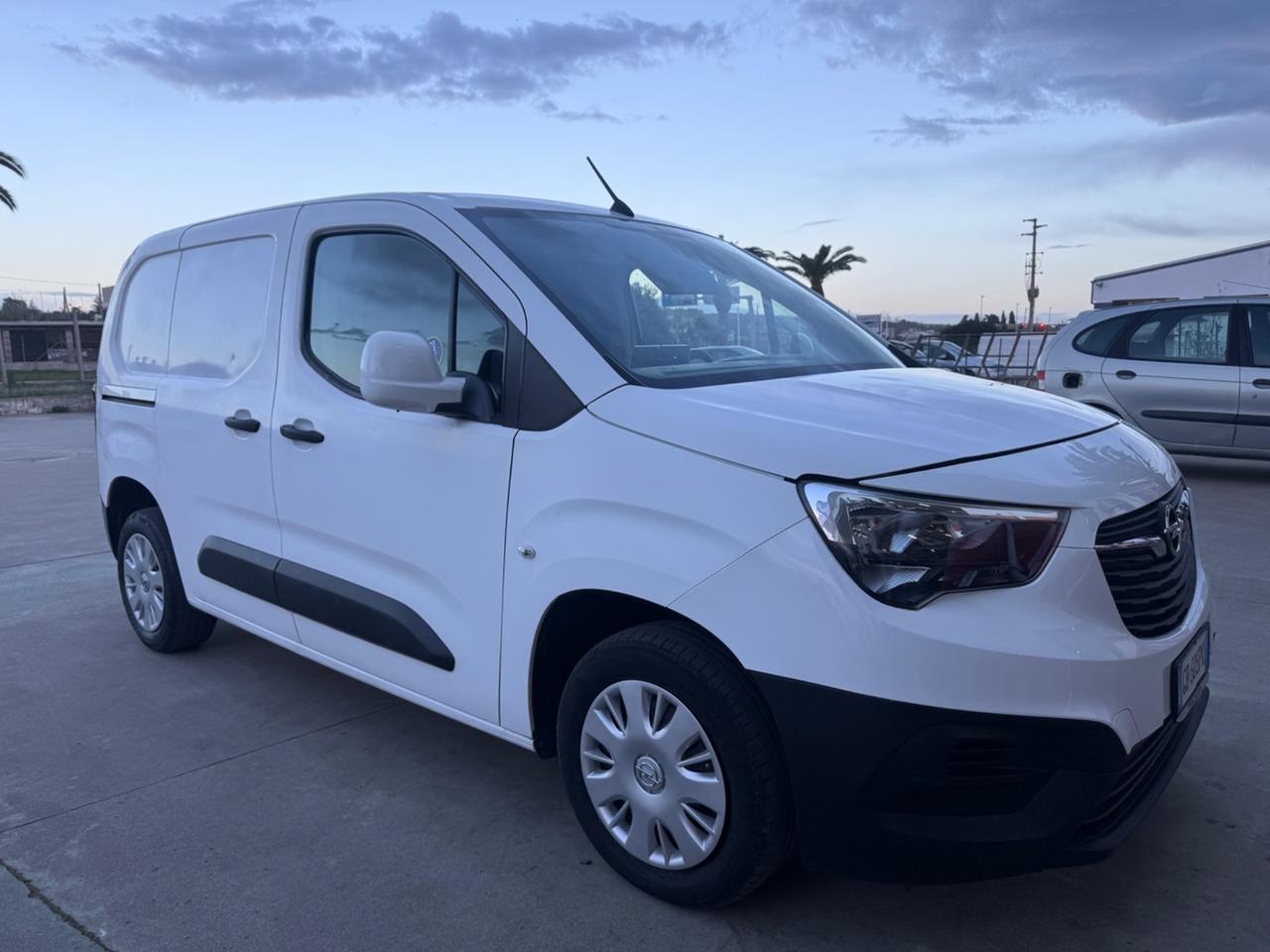 Opel Combo 3 posti 1.5 Diesel aziendale fatturabile