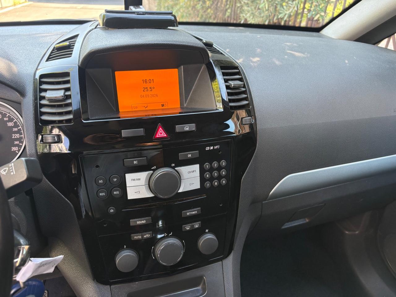 Opel Zafira 1.8 16V GPL-TECH Cosmo 7 POSTI