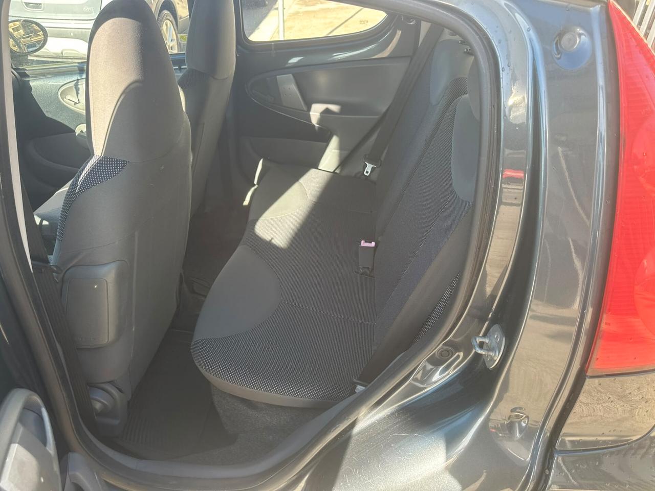 Peugeot 107 SWEET YEARS