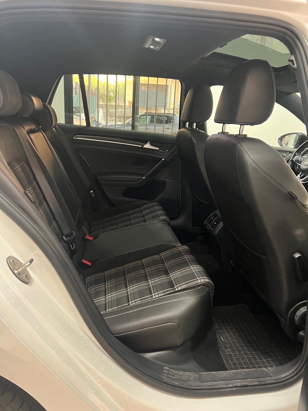 Volkswagen Golf GTD 2.0 TDI DSG 5p. BlueMotion Technology