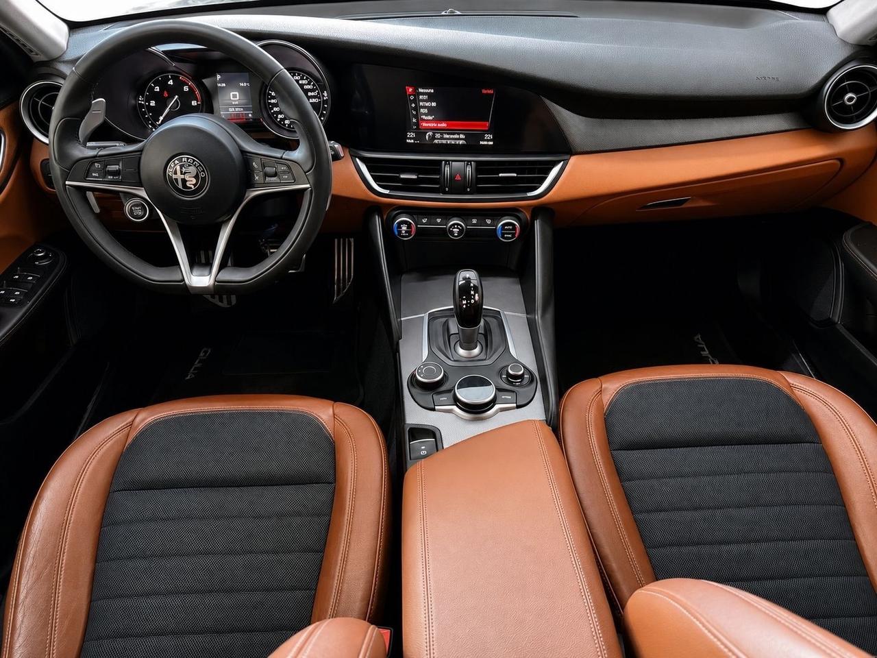 Alfa Romeo Giulia 2.2 t Business Sport Launch Edition 180cv automatica