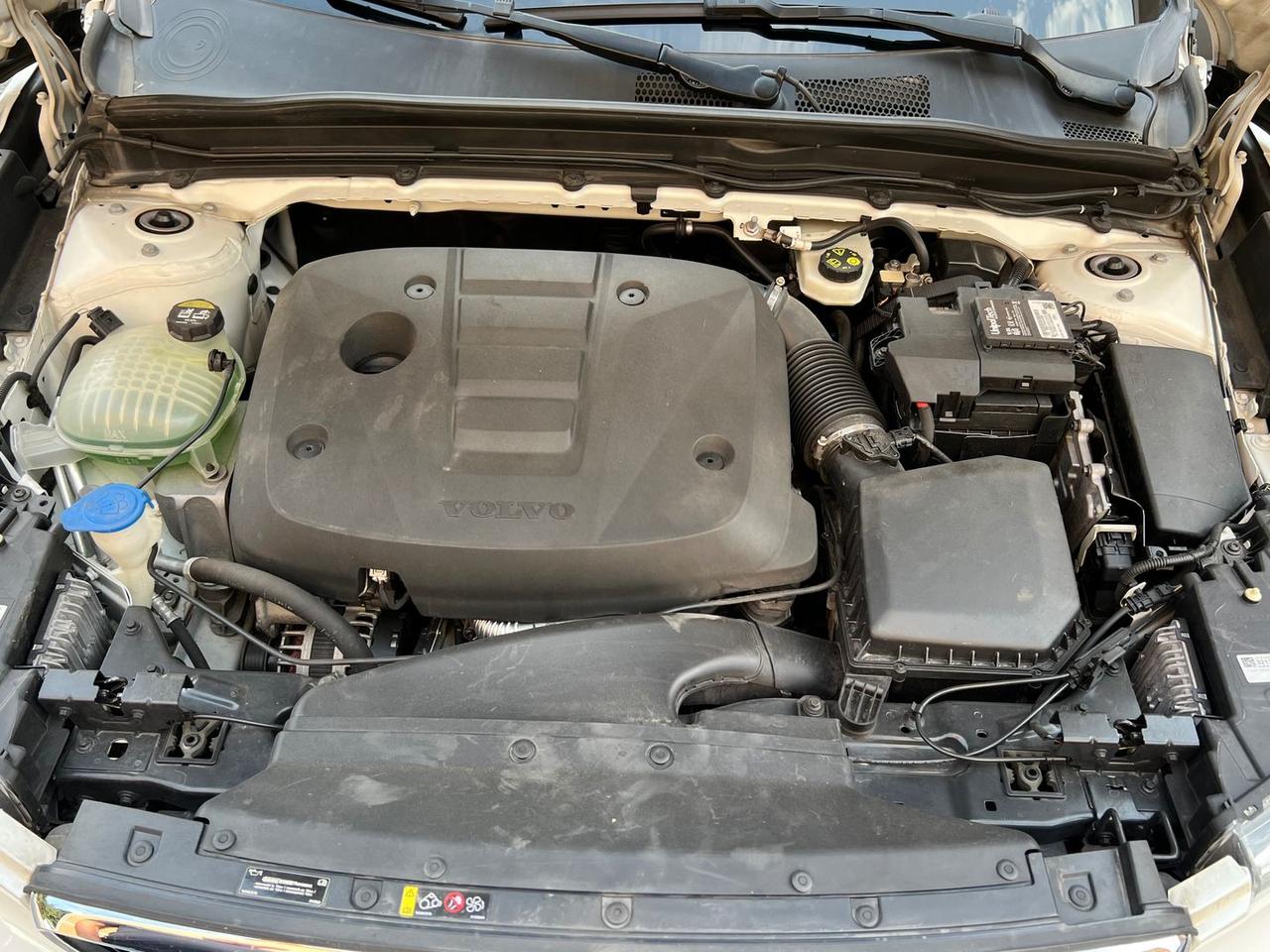 Volvo XC40 Business Plus D3 #12032