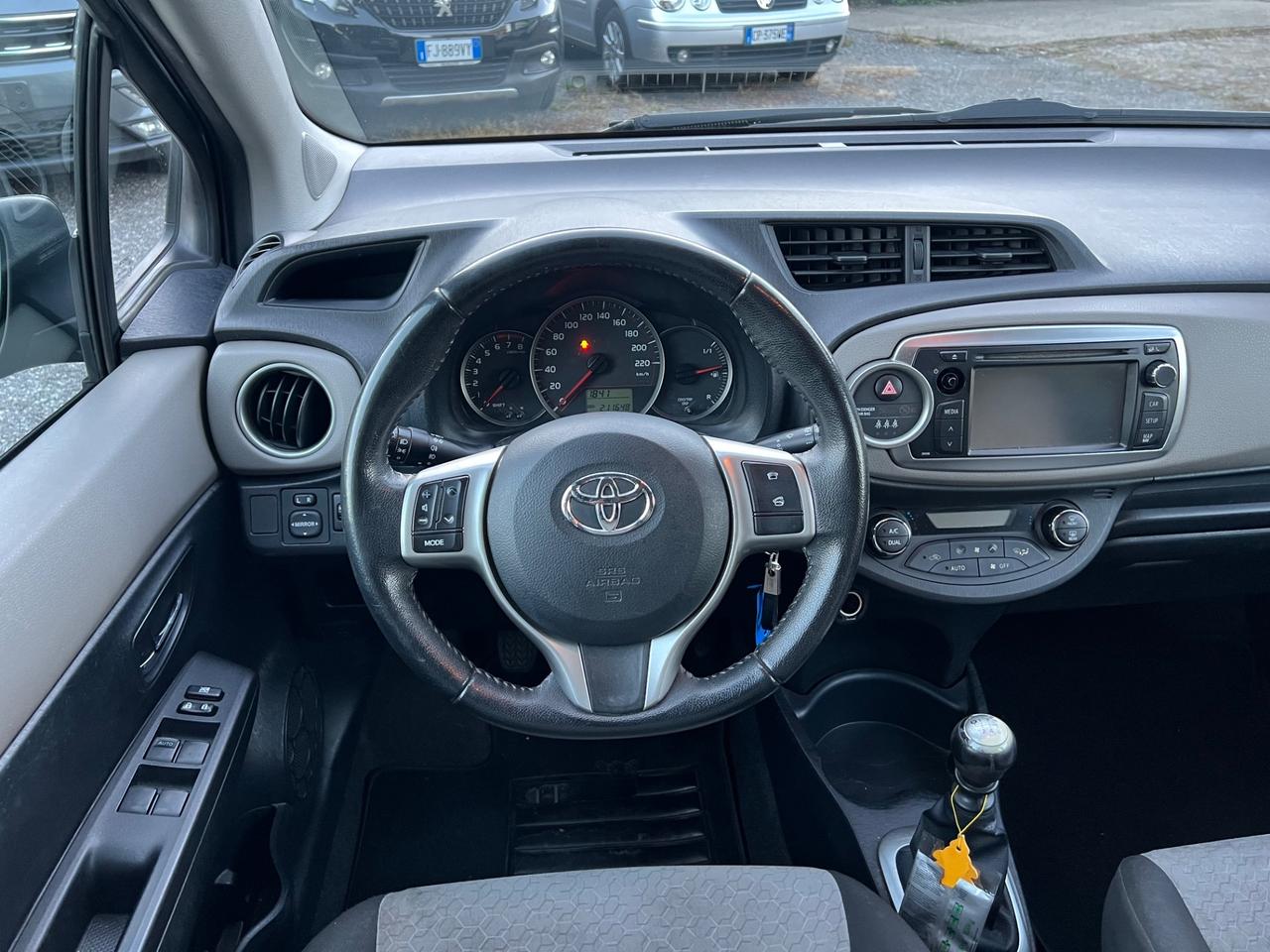 Toyota Yaris 1.3 5 porte Lounge*NEOPATENTATI