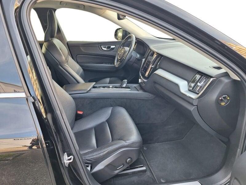 Volvo XC60 B4 197+14 CV AWD Automatica Mild Hybrid Momentum Pro