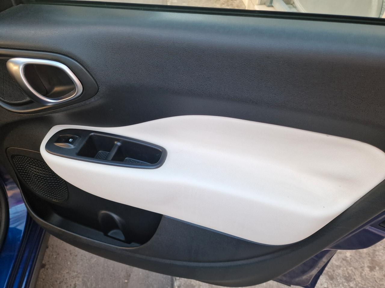 Fiat 500L 1.6 Multijet TREKKING (GANCIO TRAINO)