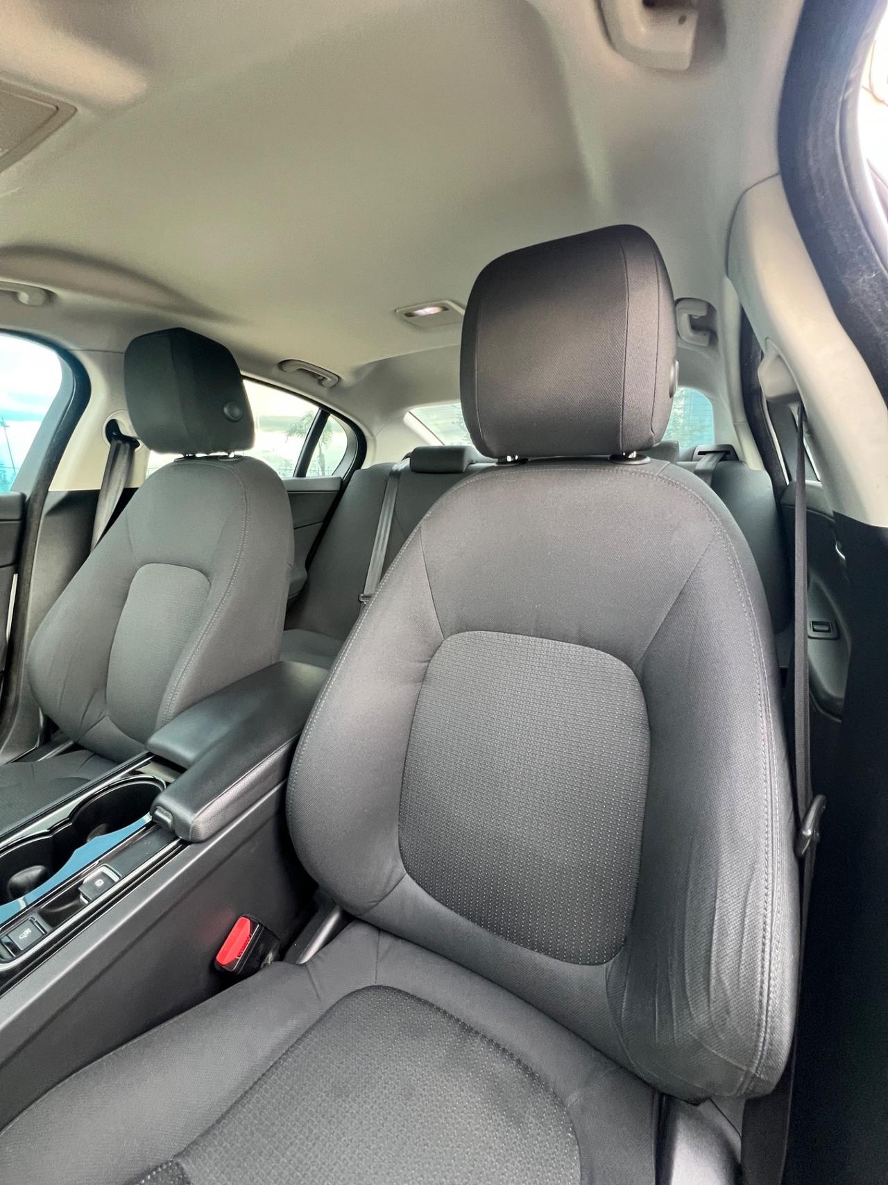 Jaguar XE 2.0d Pure 180cv auto