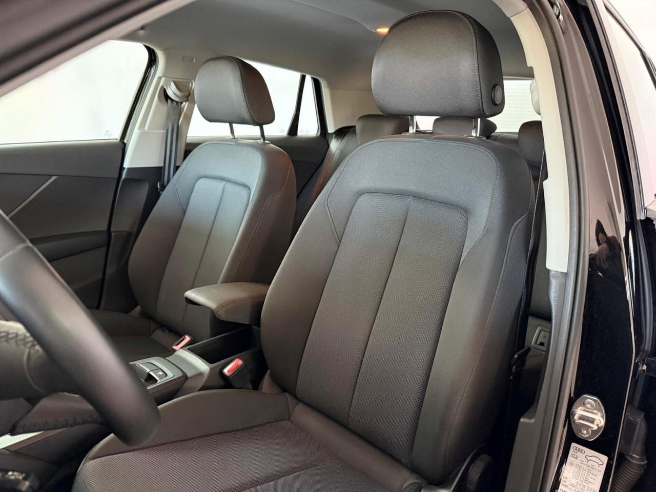 Audi Q2 30 TFSI Business