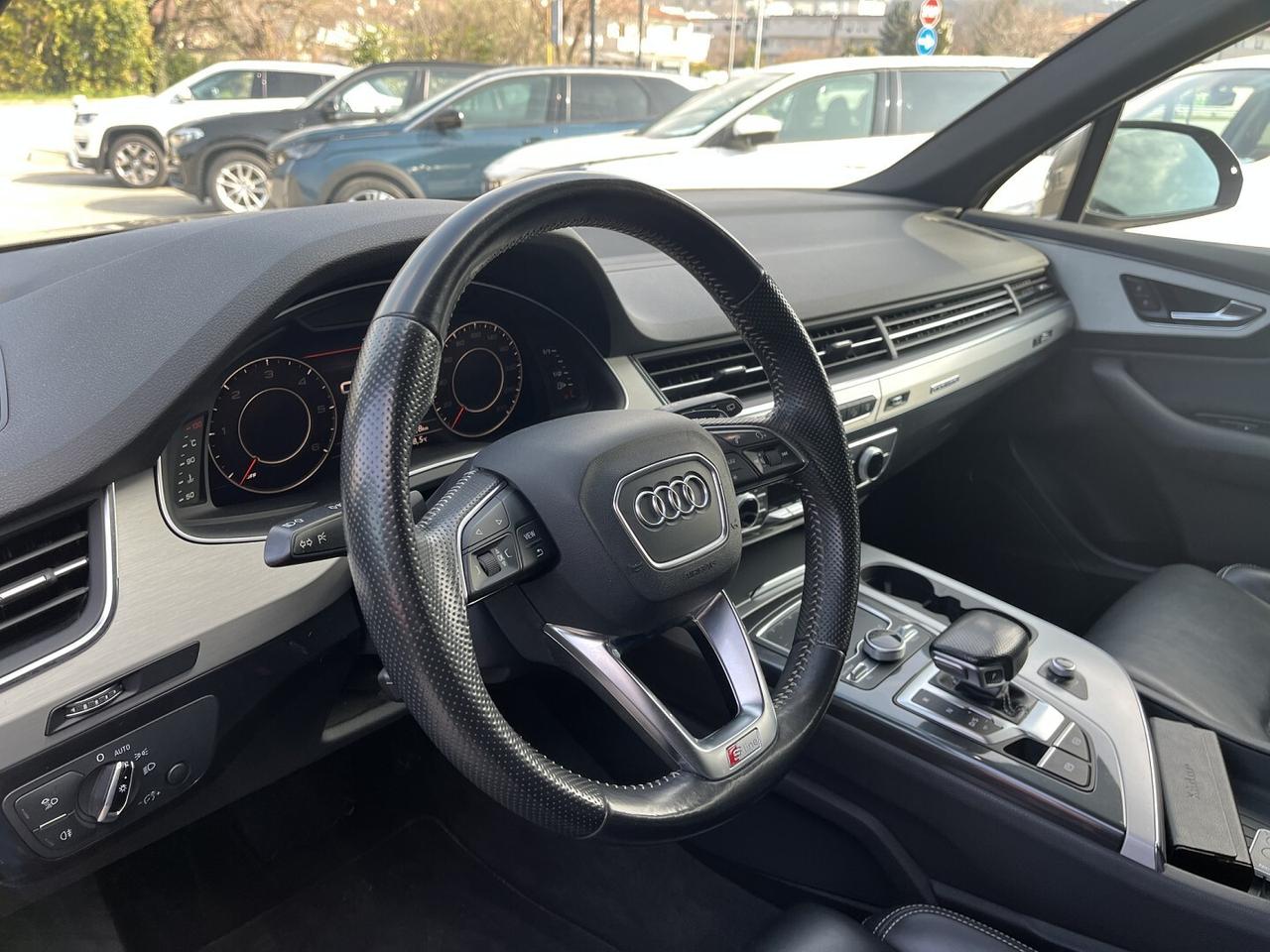 AUDI Q 7 3000 TDI 272 CV S.LINE ( GANCIO TRAINO )