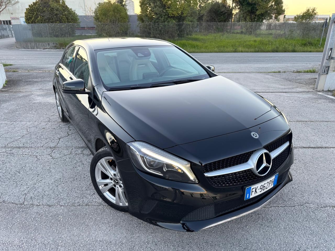 MERCEDES Classe A180 d Sport - Led Navi 17