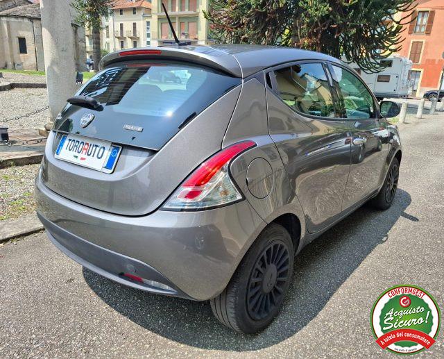 LANCIA Ypsilon 1.0 FireFly 5 porte S&S Hybrid Ecochic Silver