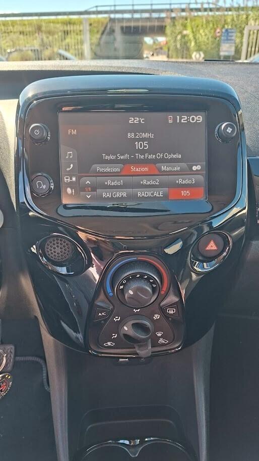 Peugeot 108 1.0 Benzina 2019 con telecamera