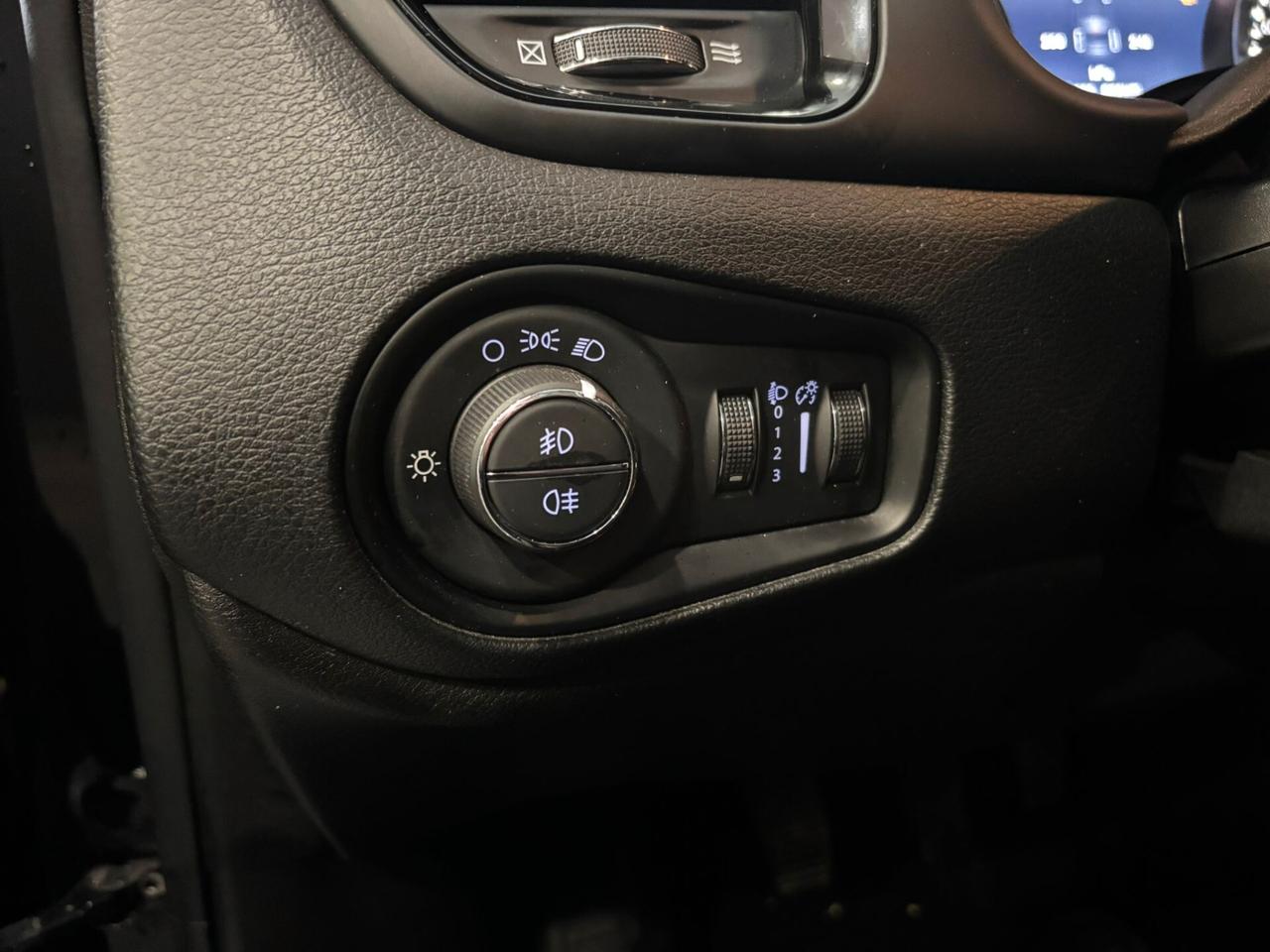 Jeep Renegade 1.6 Mjt 120 CV Night Eagle