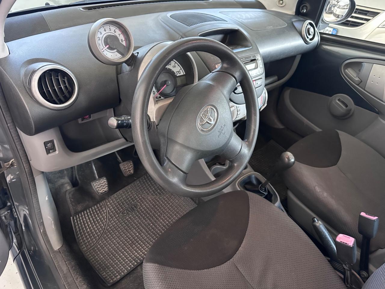 Toyota Aygo 1.0 12V VVT-i 5 porte Sol