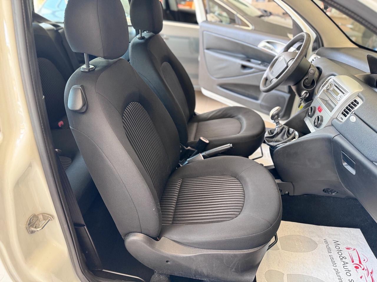 Lancia Ypsilon 1.2 Argento