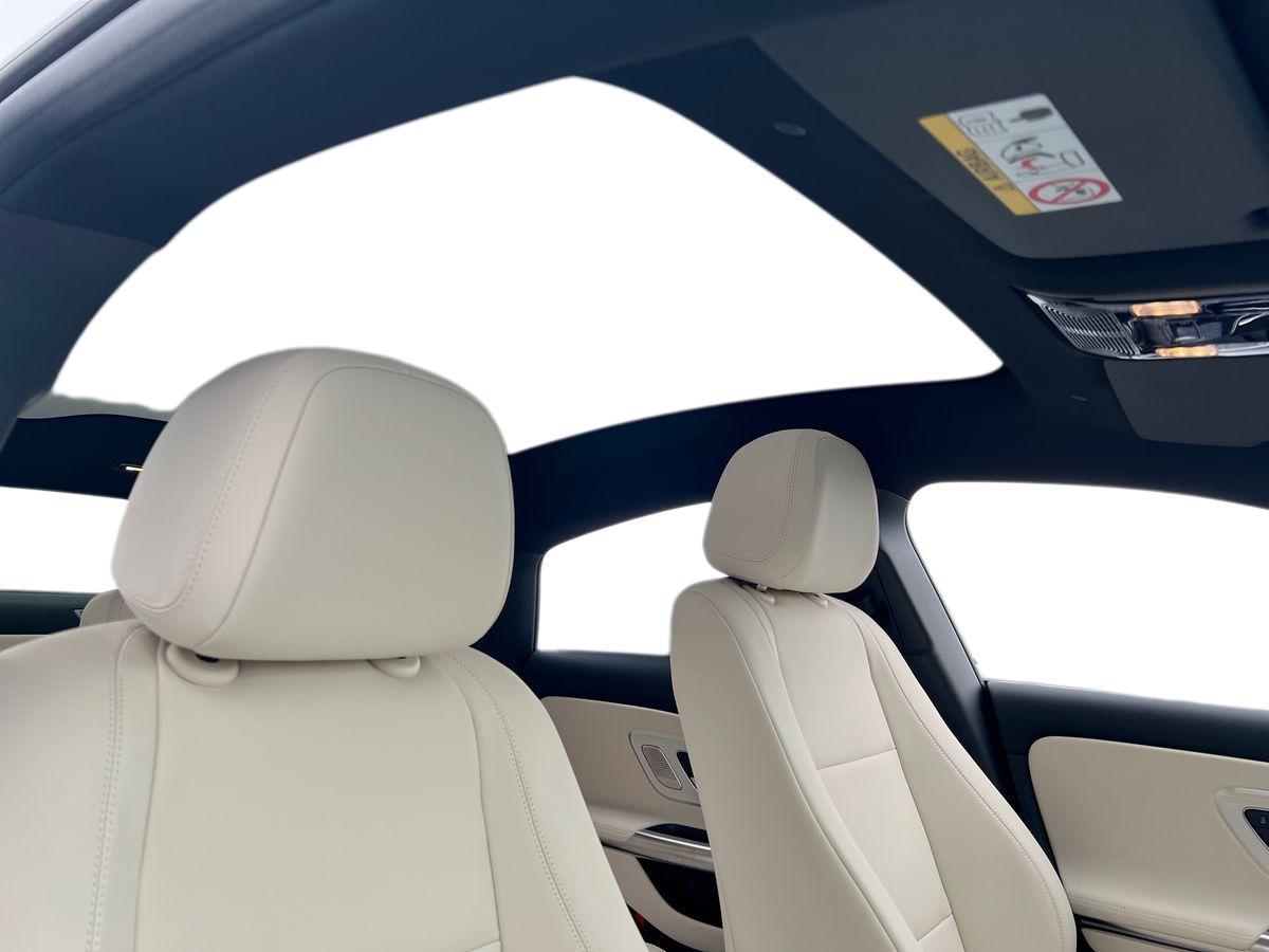 Mercedes-Benz CLA 250+ con tecnologia EQ