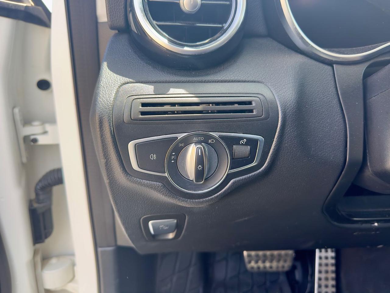 Mercedes-Benz GLC 220 D Premium