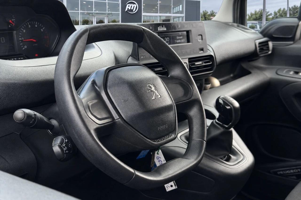 Peugeot Partner 1.5 diesel 3 posti allestito