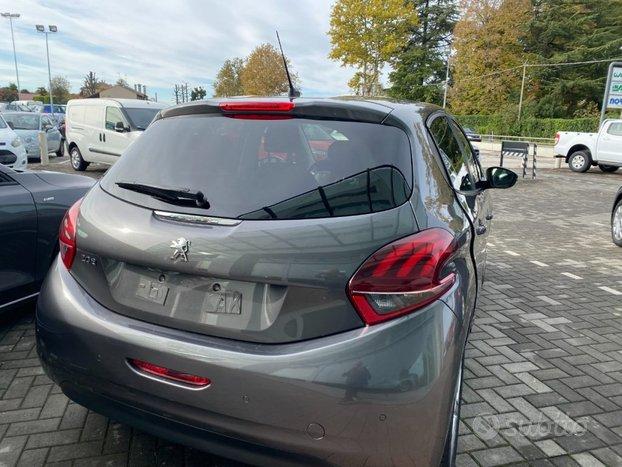 PEUGEOT 208 PureTech 82 Stop&Start 5 porte Signa