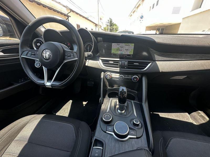Alfa Romeo Giulia 2.2 Turbo AT8 160CV Business