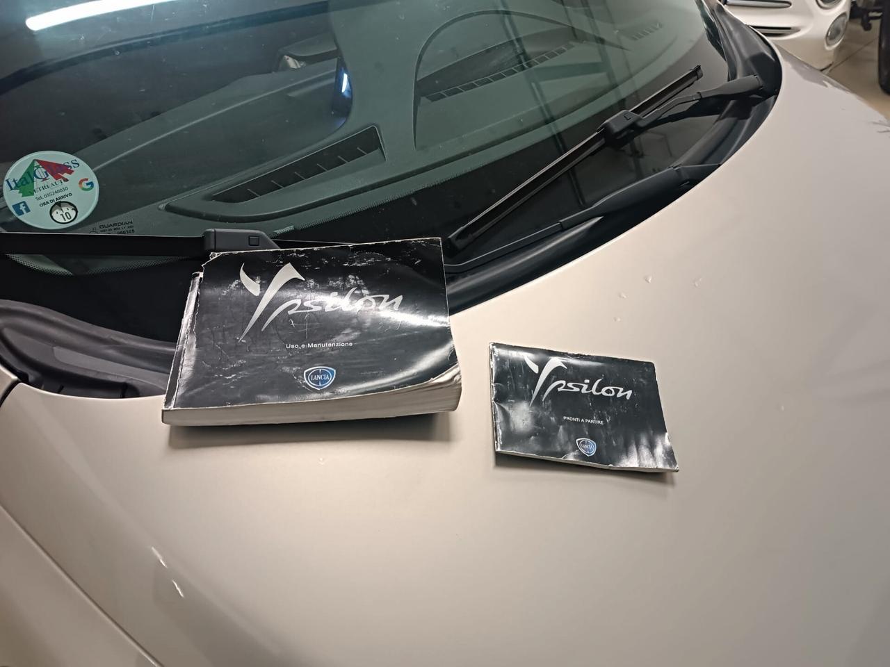 Lancia Ypsilon 1.2 69 CV 5 porte Gold