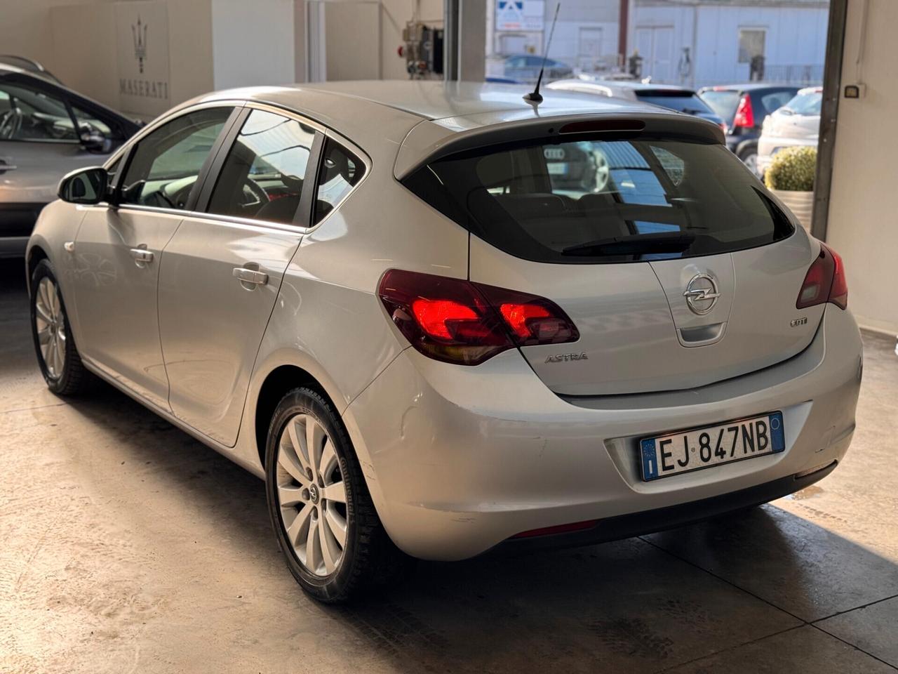 Opel Astra 1.7 CDTI 110CV 5 porte Cosmo