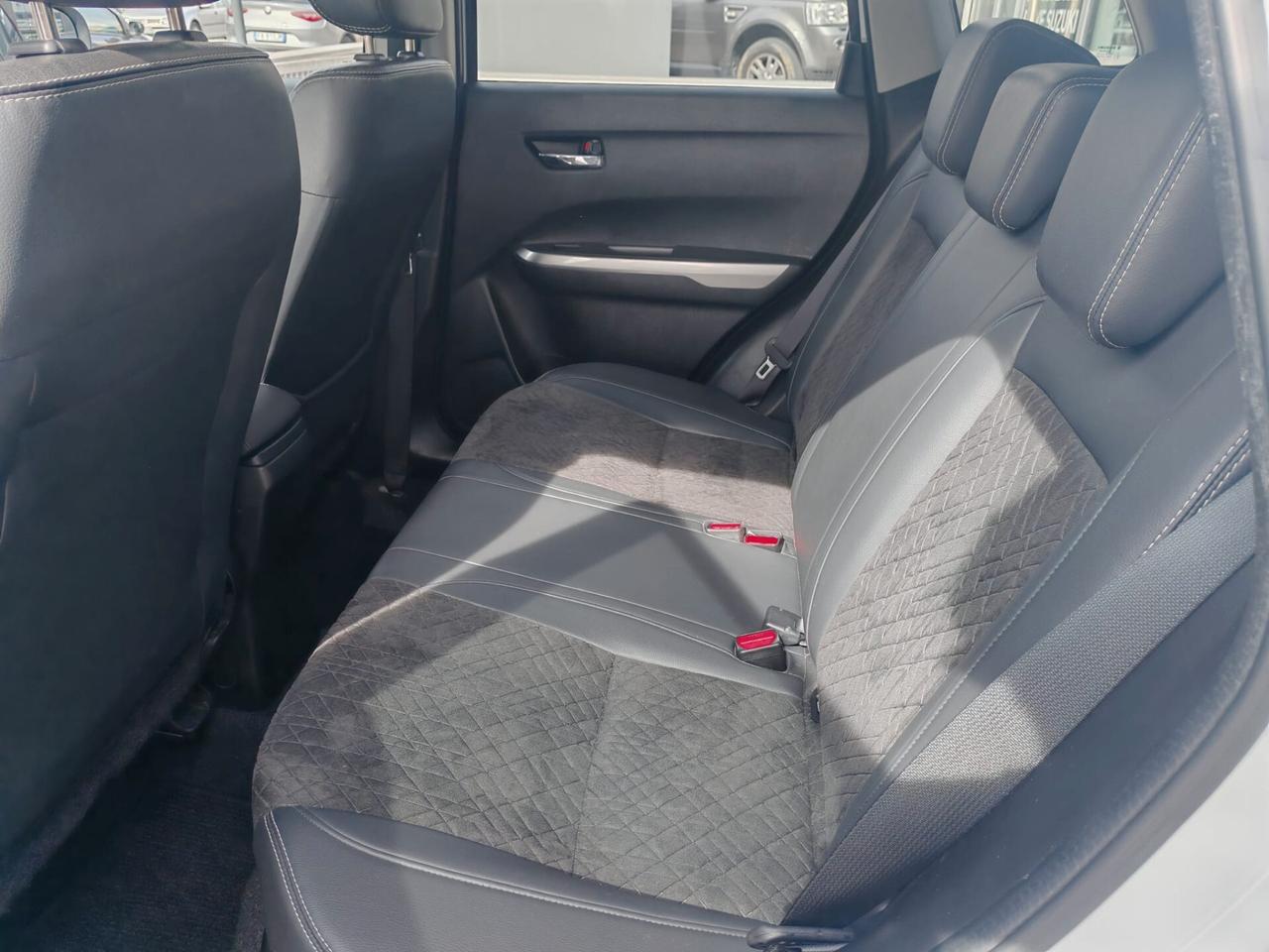 Suzuki Vitara 1.5 Hybrid A/T Starview