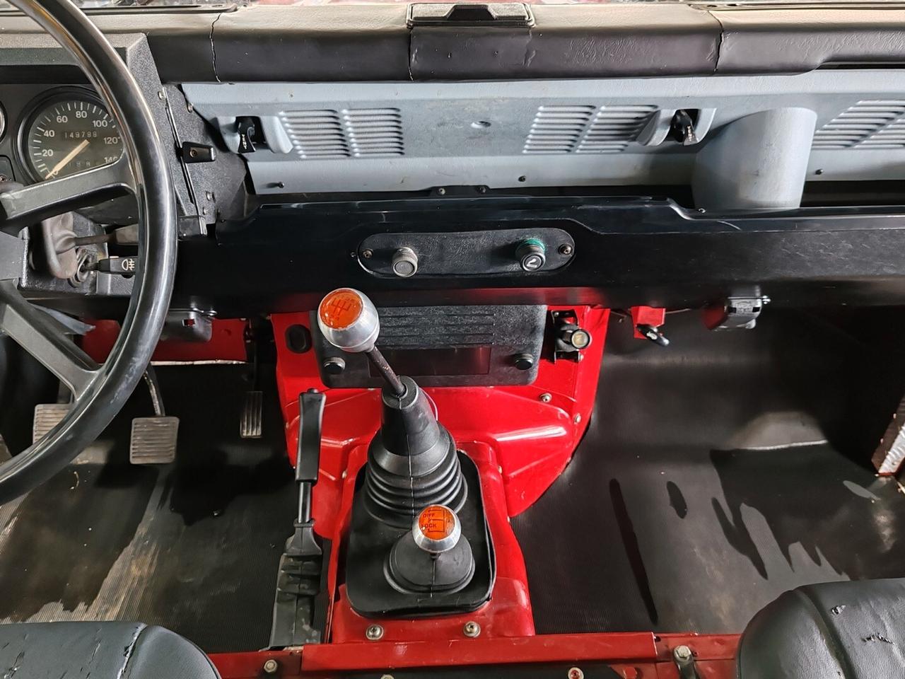 Land Rover Defender 90 turbodiesel Station Wagon County