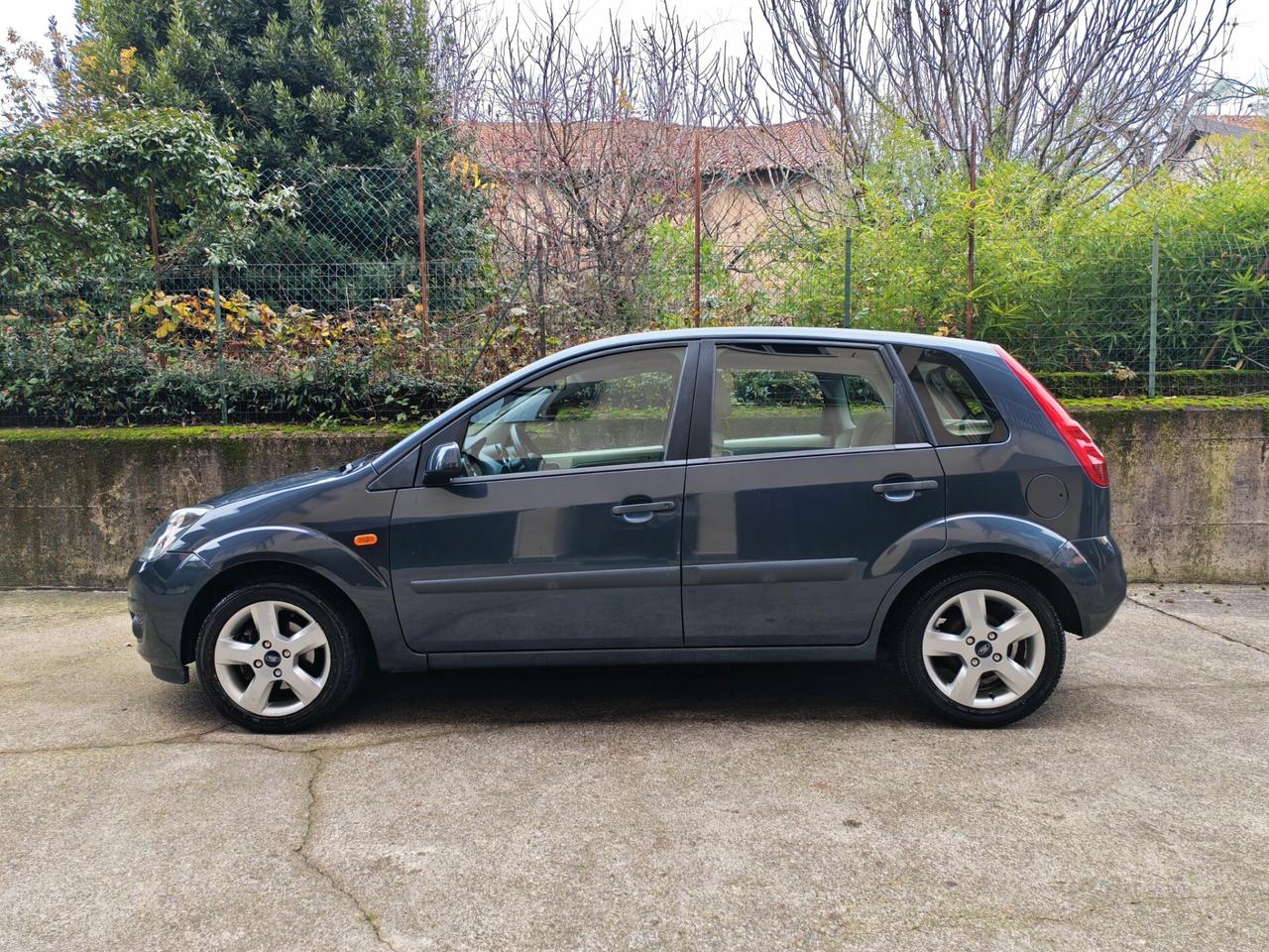 Ford Fiesta 1.2 BENZINA 75cv / 38.100km / Unipro