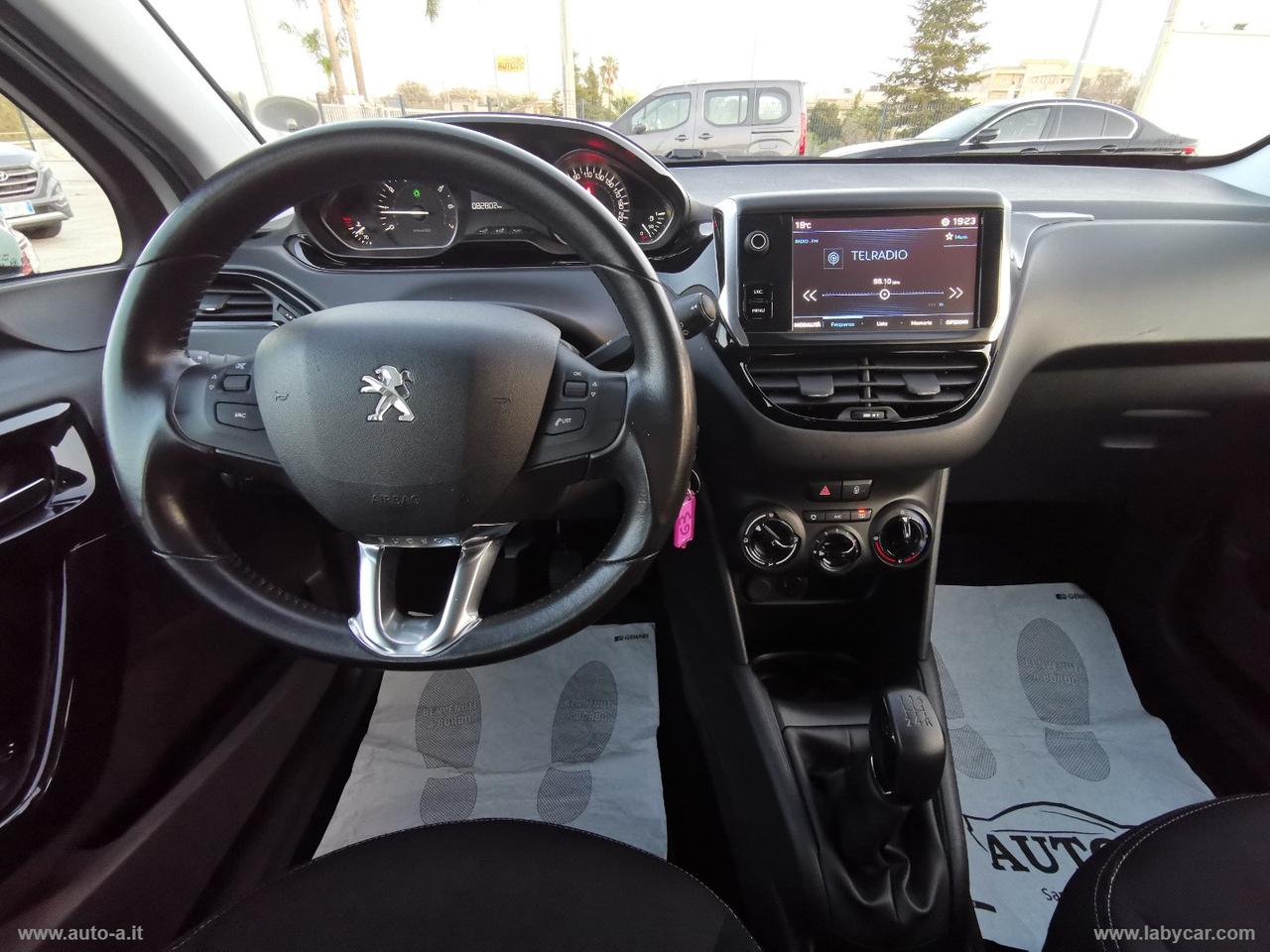 PEUGEOT 208 PureTech 82 5p. Allure