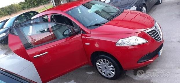 Lancia Ypsilon 0.9 TwinAir 85 CV 5 porte Metano Ecochic Elefantino