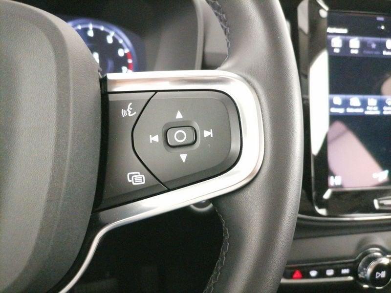 Volvo XC40 1.5 t2 Momentum auto my21