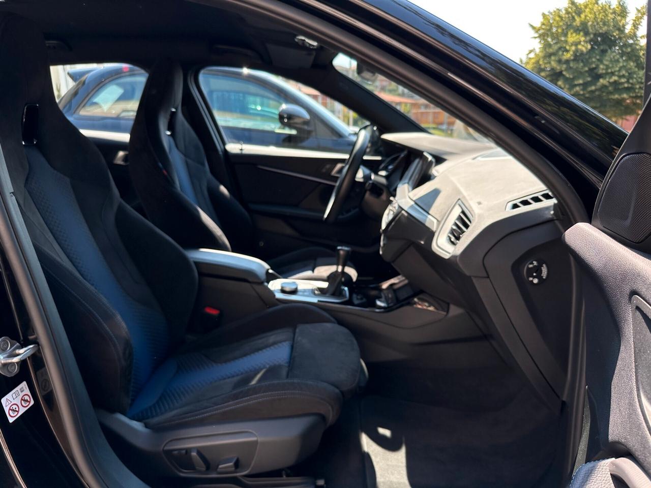 Bmw 118 d 5p. Msport SEDILI M-PERFORMANCE / NAVI / LED / Head-Up Display