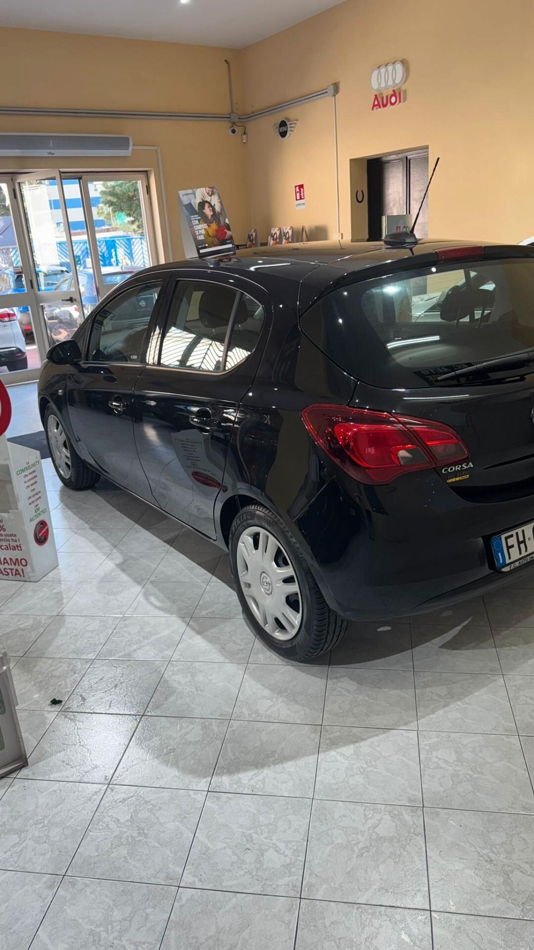 Opel Corsa 1.2 5 porte