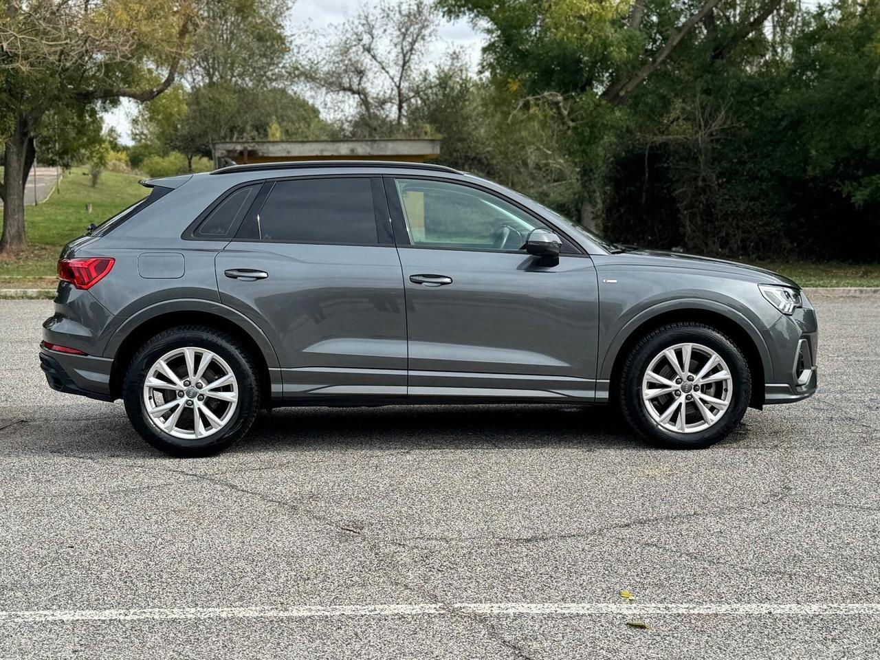 Audi Q3 35 TFSI 150cv S-line Matrix